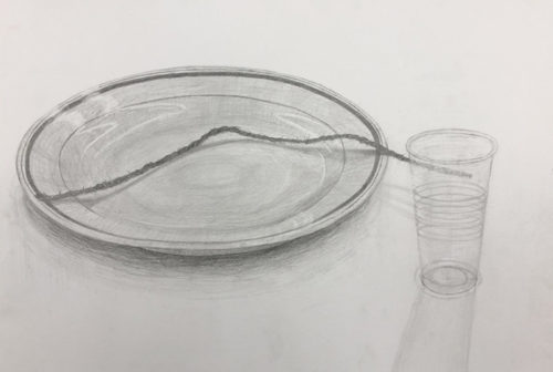 紐と皿とプラコップのデッサン