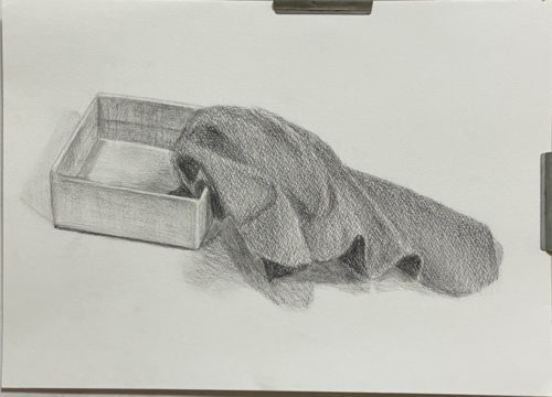 黒い布と箱のデッサン